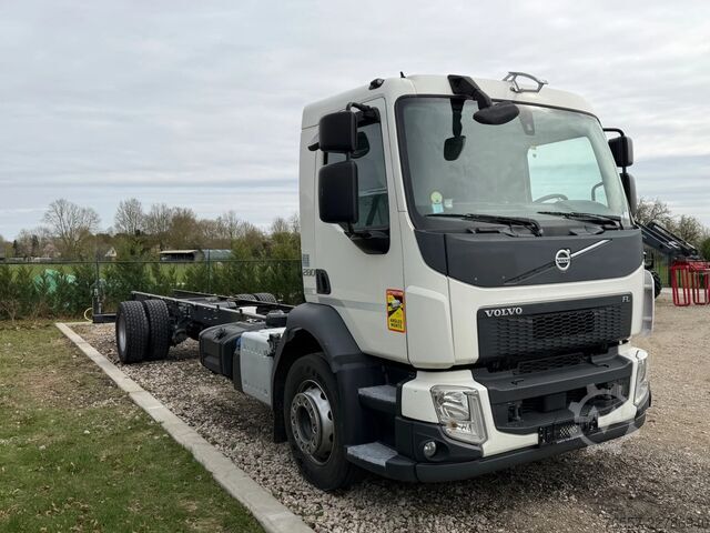 Chassis with cab Volvo FE 280 FL 280.18 EURO6 2018 Motor defect.