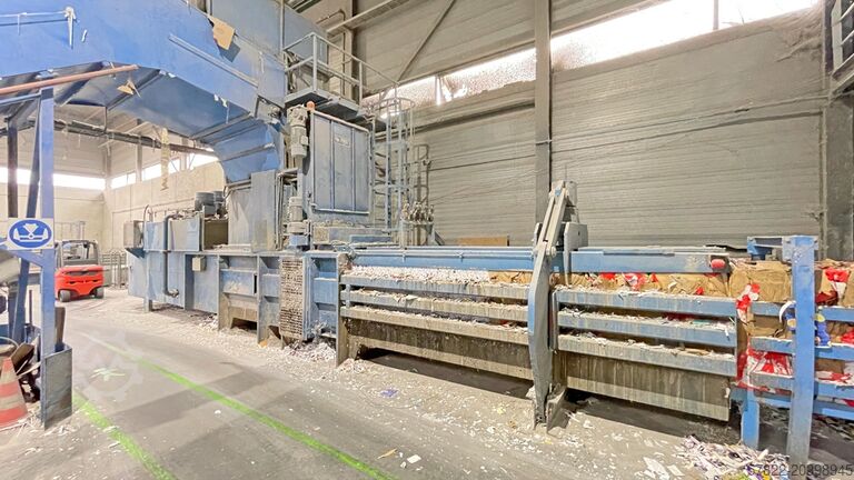 Balenpers 145 t met grote invoerschacht Paal GmbH Konti 600 E