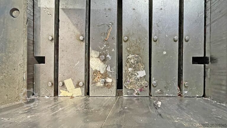 Balenpers 145 t met grote invoerschacht Paal GmbH Konti 600 E