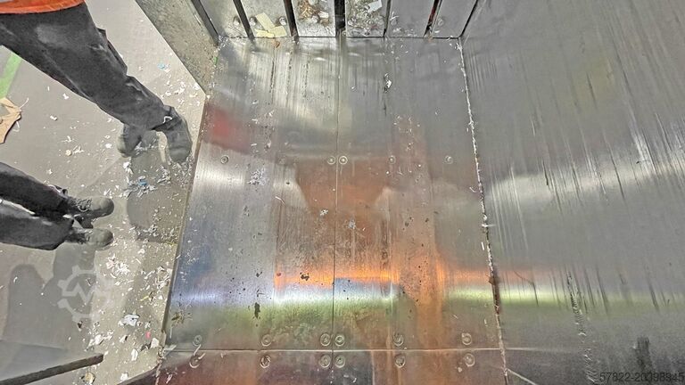 Balenpers 145 t met grote invoerschacht Paal GmbH Konti 600 E