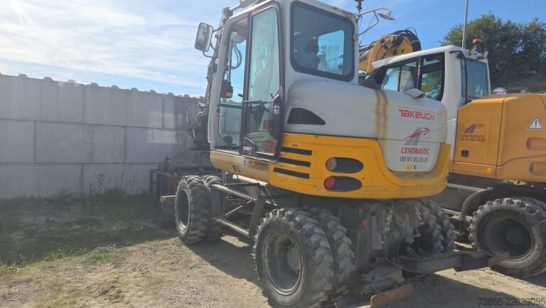 Excavadora móvil Takeuchi TB295W
