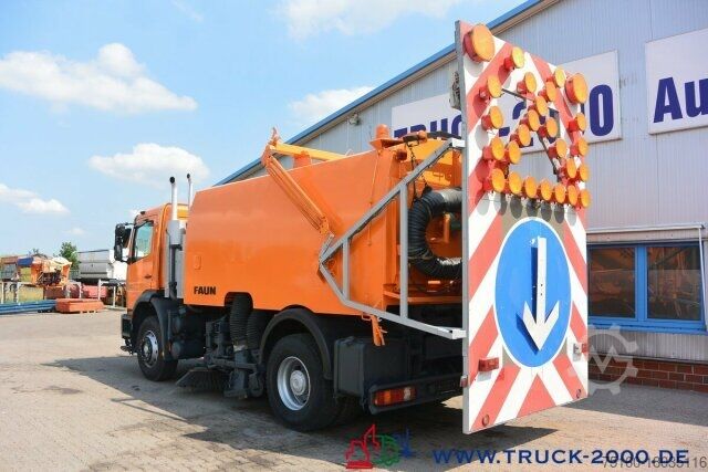 Veegmachine Mercedes-Benz 1828 Faun Viajet Besen R/L -Seperat Motor Aufbau