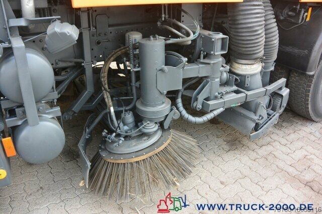 Veegmachine Mercedes-Benz 1828 Faun Viajet Besen R/L -Seperat Motor Aufbau