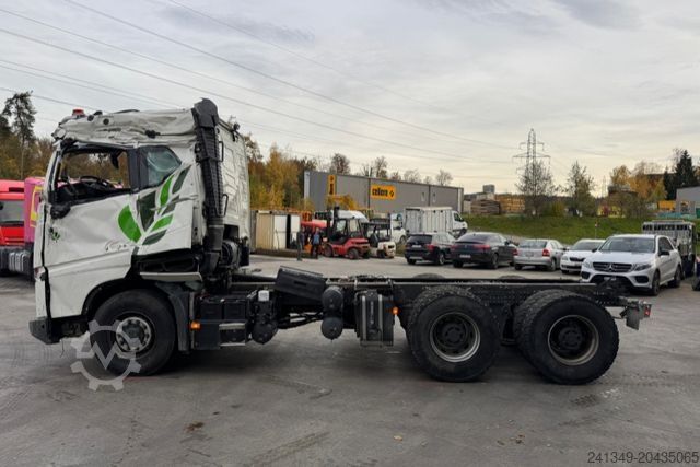 Vrachtwagenchassis VOLVO FH16-650 6x6 X-Track Unfall