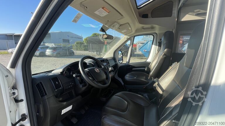Semi-geïntegreerde camper Fiat Ducato Carasuite 650 MF 5 | 5 Posti Letto | Completamente Attrezzato