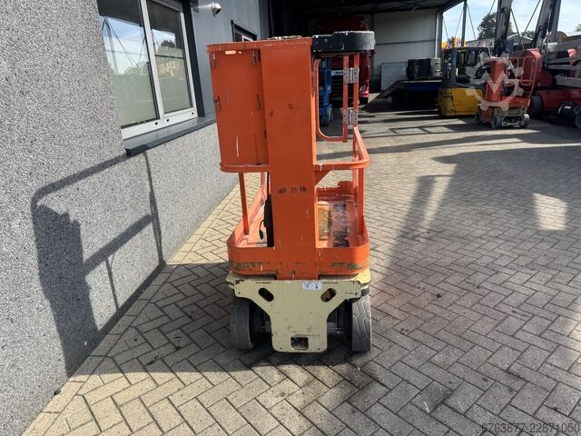 JLG 1230 ES Podnośnik masztowy / Podnośnik pionowy 5,44 m wysokości roboczej, elektryczny, rok produ JLG 1230 ES Mast hoogwerker / Vertical Lift 5.44M Werkhoogte elektrisch 2013