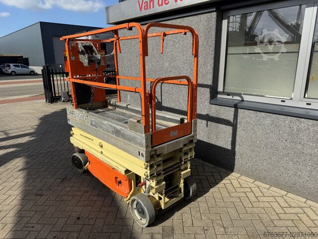 JLG 1930 ES Podnośnik nożycowy / Podest nożycowy, wysokość robocza 8 m, elektryczny, rok produkcji 2 JLG 1930 ES Schaarhoogwerker / Sciccor Lift 8M Werkhoogte elektrisch 2007 Accu 2024