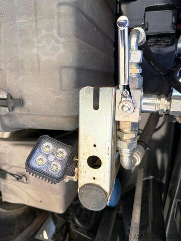 Autobasculantă Iveco EUROCARGO 180E28