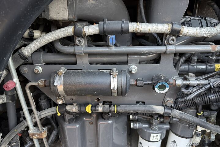 Trattore Challenger MT775E / LIKE NEW!