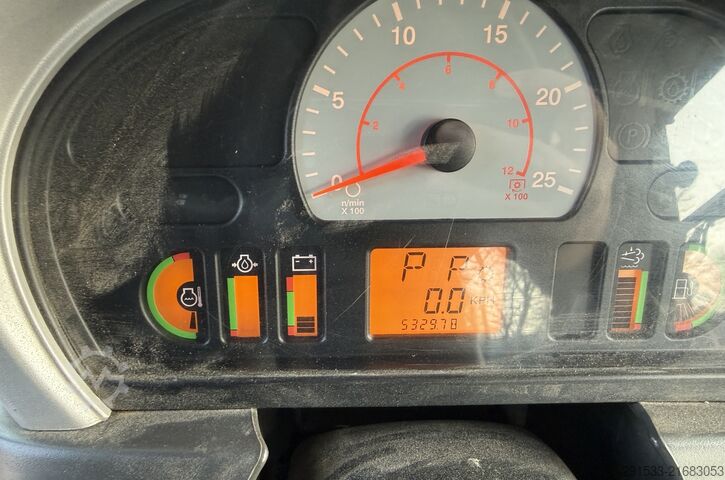 Trattore Challenger MT775E / LIKE NEW!