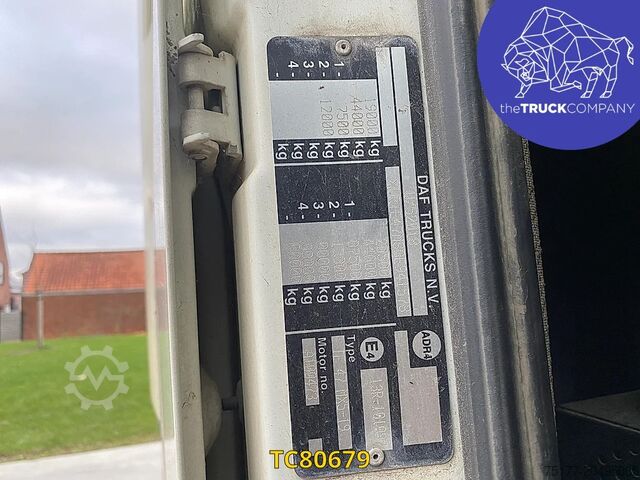 Estándar-SZM DAF XF 105 460