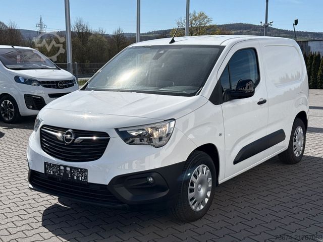 Dobozos furgon OPEL Combo E Cargo - e Edition 50Kwh 11kW Kamera AHK