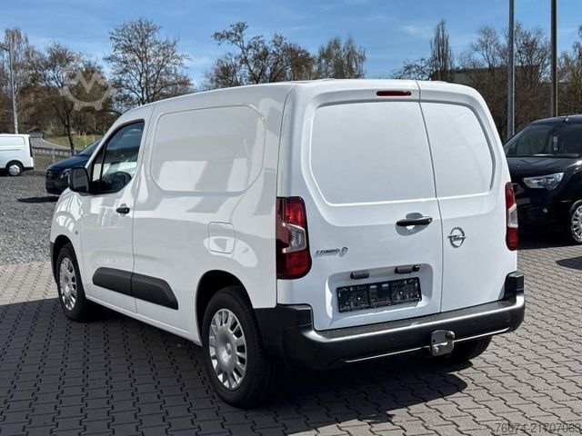 Dobozos furgon OPEL Combo E Cargo - e Edition 50Kwh 11kW Kamera AHK