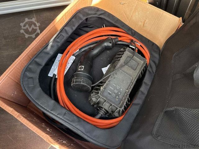 Dobozos furgon OPEL Combo E Cargo - e Edition 50Kwh 11kW Kamera AHK