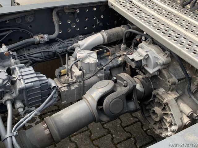 Standard nyergesvontató MERCEDES-BENZ Actros 1843 LS_ StreamSpace_ Retarder_ 2x Tank