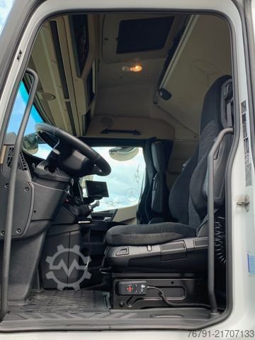 Standard nyergesvontató MERCEDES-BENZ Actros 1843 LS_ StreamSpace_ Retarder_ 2x Tank