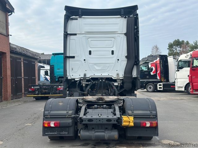 Nagy térfogatú nyergesvontató MERCEDES-BENZ Actros 1845 X-Low Retarder ACC Spur. As. HU 3x