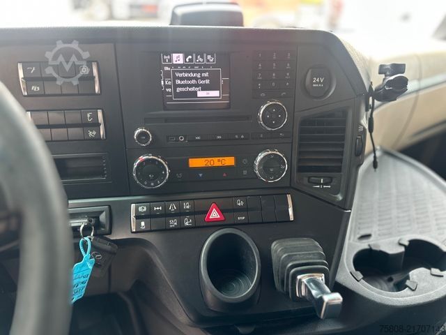 Nagy térfogatú nyergesvontató MERCEDES-BENZ Actros 1845 X-Low Retarder ACC Spur. As. HU 3x