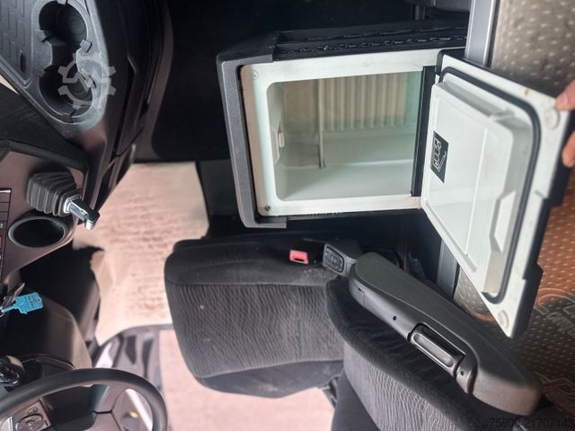 Nagy térfogatú nyergesvontató MERCEDES-BENZ Actros 1845 X-Low Retarder ACC Spur. As. HU 3x