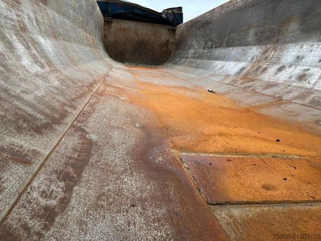 Billenős félpótkocsi LANGENDORF SKS-HS 24/30 Stahl 26m³ elektr Verdeck Lift