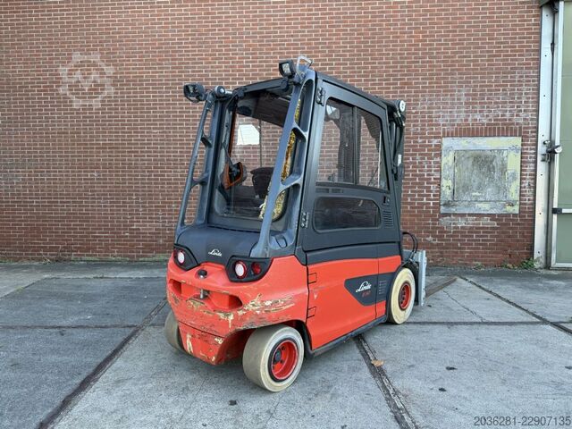 Electric 4-wheel forklift Linde E30L-01