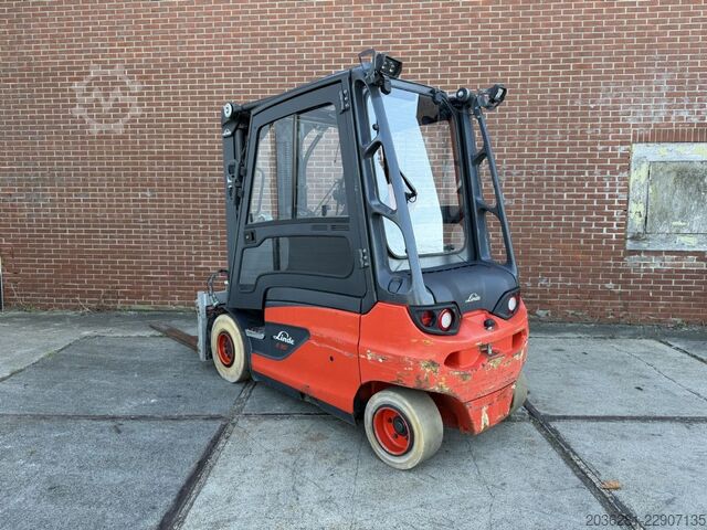 Electric 4-wheel forklift Linde E30L-01
