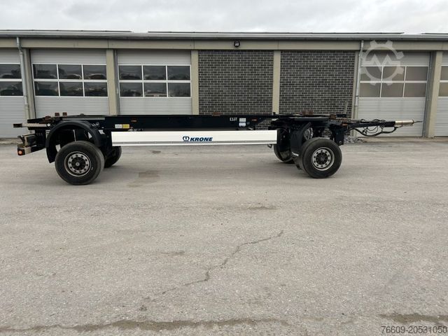 Remolque con chasis intercambiable KRONE 2 Achswechselfahrgestell, Typ: AZW 18 eL3B9