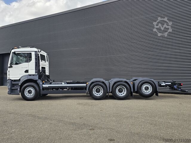 Podvozek s kabinou MAN TGS 35.440 8x4-4 BL CH / CHASSIS / PTO