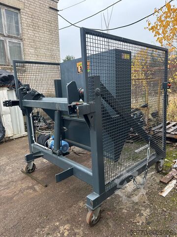 Pojemnik na prasę LUDDEN & MENNEKES Angebaute Hub-Kipp-Vorrichtungen (ang. HKV)