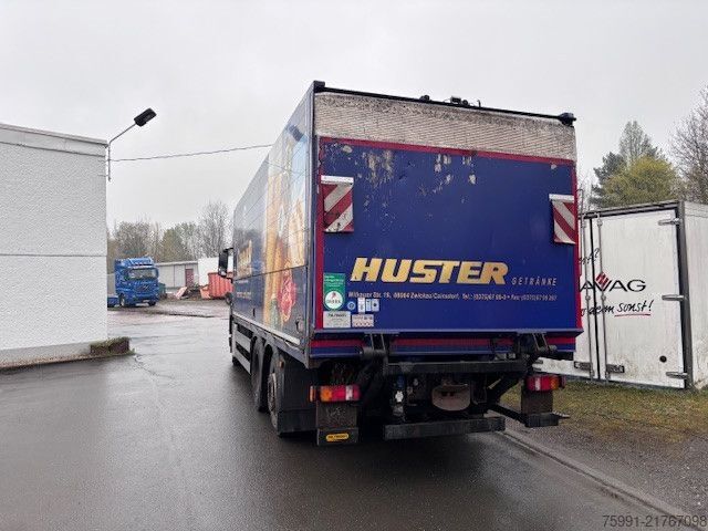 Camião de bebidas MAN TGS 26.400