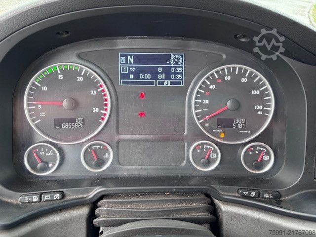 Camião de bebidas MAN TGS 26.400