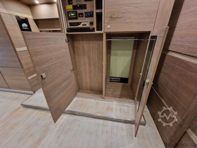 Τροχόσπιτο/αυτοκινούμενο τροχόσπιτο  FL 290 STX BUFFL /Pop-Out WC KÜCHE TV LEDE