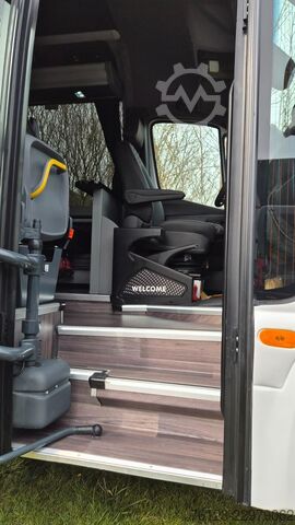 Kleinbus MERCEDES-BENZ 519  Allrad 4 x 4  20 / 23 Sitzer schnelle Liefe
