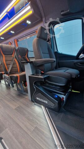 Kleinbus MERCEDES-BENZ 519  Allrad 4 x 4  20 / 23 Sitzer schnelle Liefe