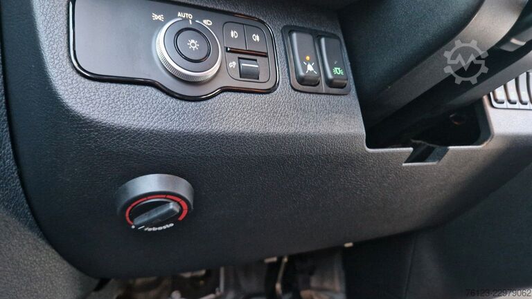 Kleinbus MERCEDES-BENZ 519  Allrad 4 x 4  20 / 23 Sitzer schnelle Liefe