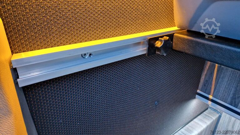 Kleinbus MERCEDES-BENZ 519  Allrad 4 x 4  20 / 23 Sitzer schnelle Liefe