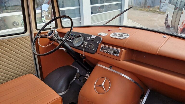 Minibusz MERCEDES-BENZ O 319 Samba Schiebedach Klima