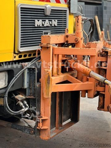 Cisternové vozidlo MAN F8 Winterdienst Räumschild