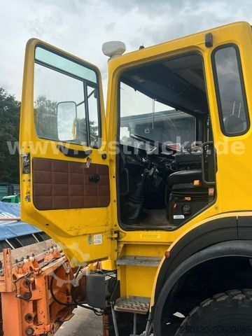 Cisternové vozidlo MAN F8 Winterdienst Räumschild