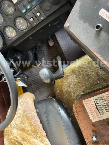 Cisternové vozidlo MAN F8 Winterdienst Räumschild