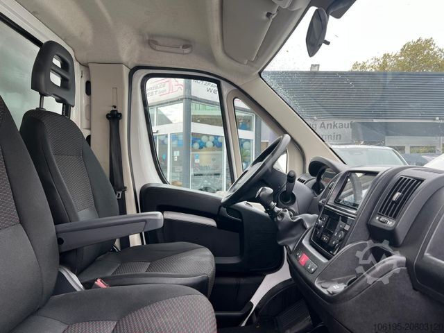 Skříňová dodávka PEUGEOT Boxer 2,2 Blue-HDI Maxi Koffer Hebebühne