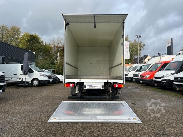 Skříňová dodávka PEUGEOT Boxer 2,2 Blue-HDI Maxi Koffer Hebebühne