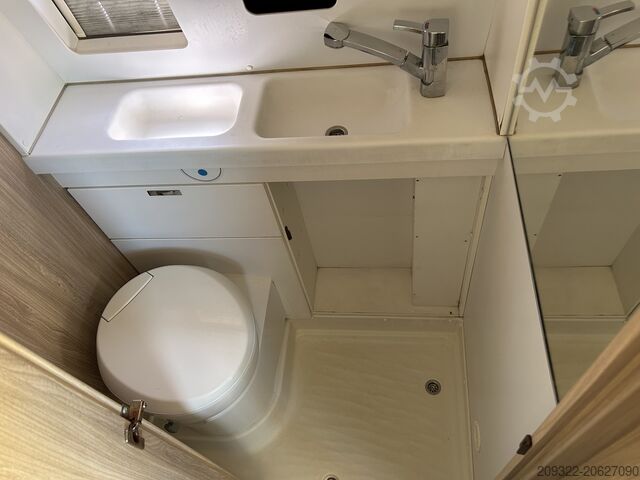 Caravana/autocaravana Fiat Weinsberg Carabus 600 K | 4 Posti Letto | Completamente Attrezzato