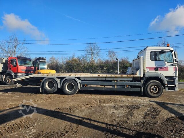 Přepravník stavebních strojů MAN TGA 28.310