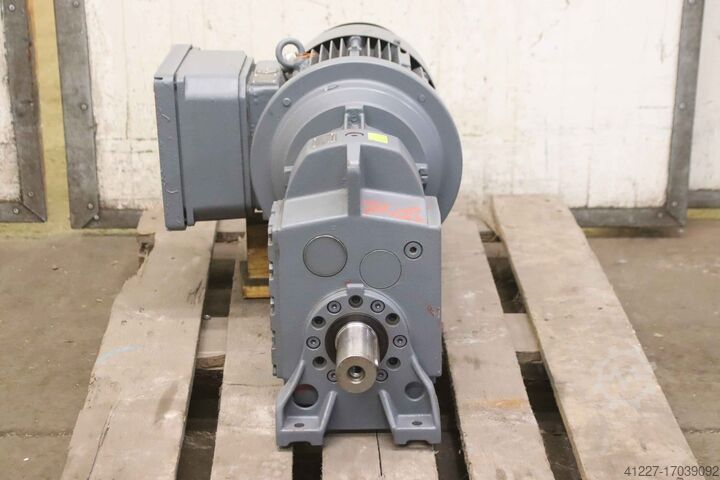 Gear motor 5.5 kW 215 rpm Flender Himmel FZC61-K4