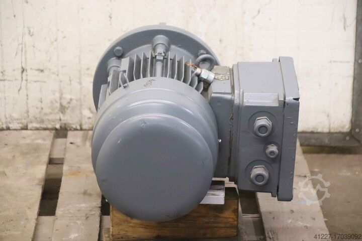 Gear motor 5.5 kW 215 rpm Flender Himmel FZC61-K4
