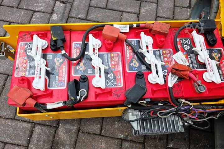 Ascensore a forbice Haulotte Optimum 8 Electric,Batteries(07-2025),7.77m Workin