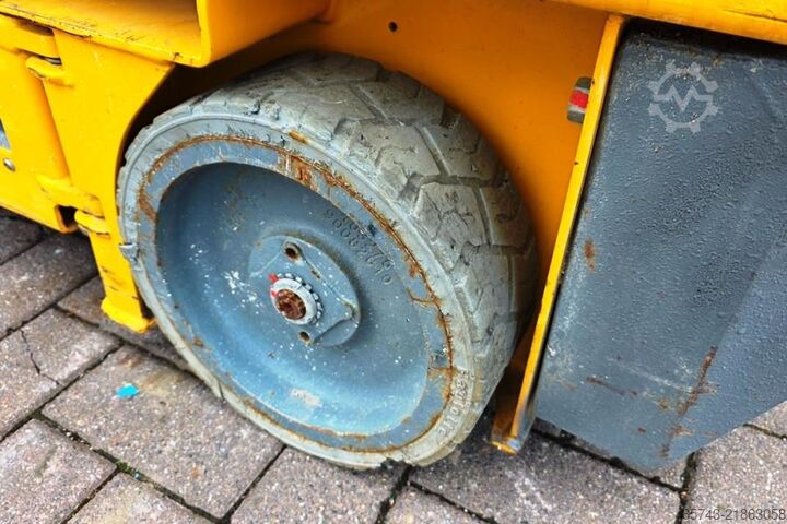 Ascensore a forbice Haulotte Optimum 8 Electric,Batteries(07-2025),7.77m Workin