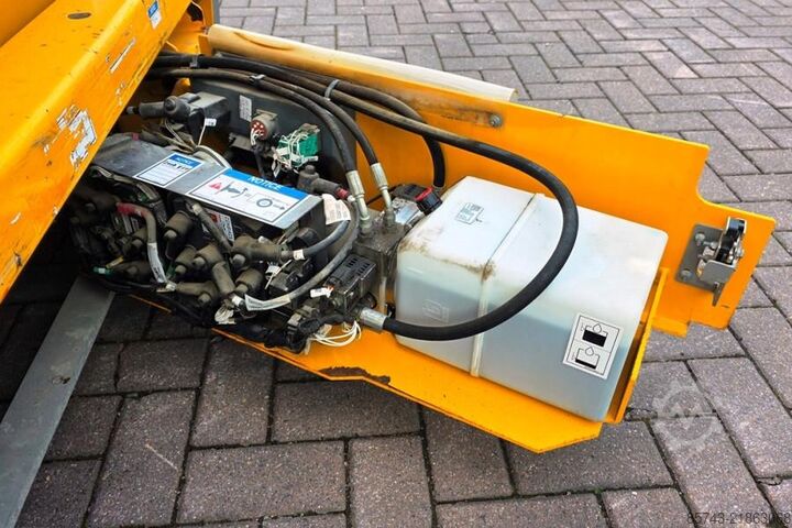 Ascensore a forbice Haulotte Optimum 8 Electric, 7.77m Working Height, 230kg Ca