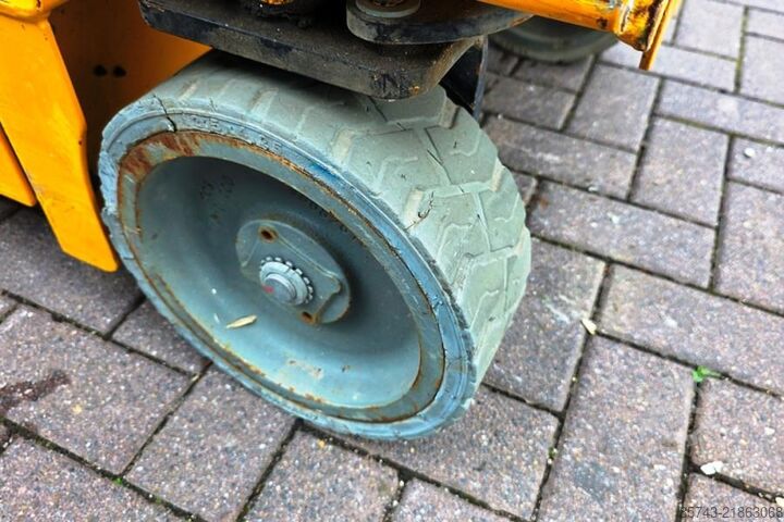 Ascensore a forbice Haulotte Optimum 8 Electric, 7.77m Working Height, 230kg Ca